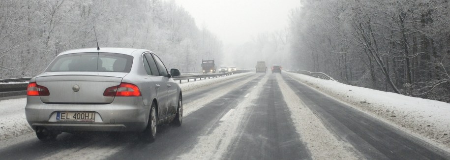 W Wigilię na polskich drogach zginęło mniej osób niż w zeszłym roku /Andrzej Grygiel /PAP