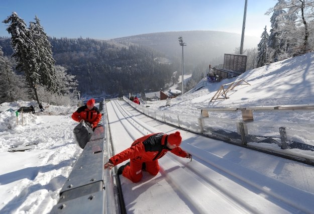 W Willingen trwają przygotowania skoczni /UWE ZUCCHI  /PAP/EPA