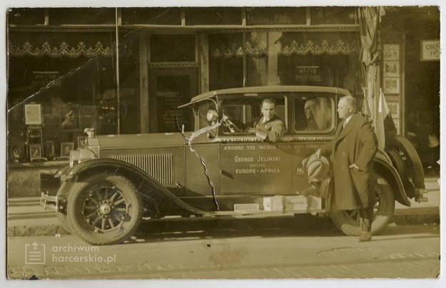 W wyjątkową podróż dookoła świata możecie wybrać się razem z książka "Ekspedycja pierwszego Polaka automobilem dookoła świata 1926-1928" /©ArchiwumHarcerskie.pl /Materiały prasowe