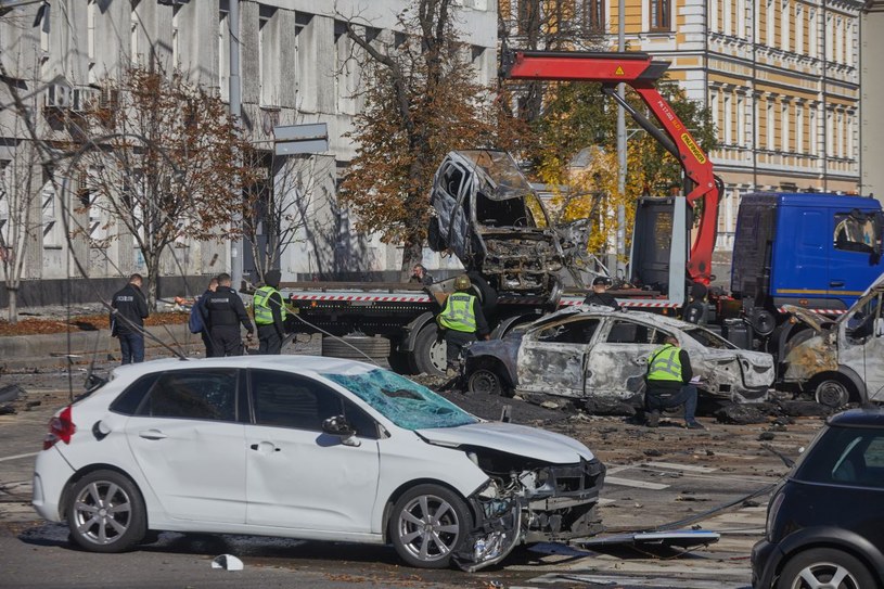 W wyniku działań wojennych na Ukrainie zniszczeniu uległy tysiące samochodów /Getty Images