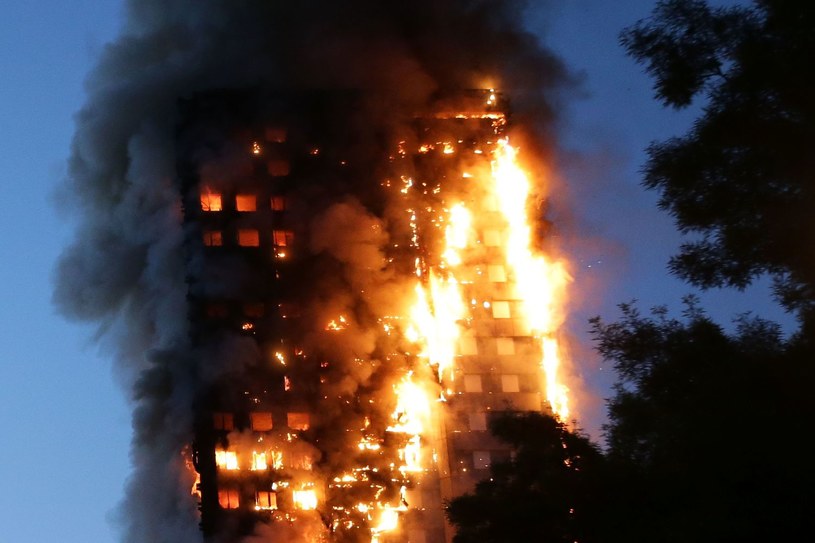 W wyniku pożaru, który wybuchł w wieżowcu w czerwcu 2017 roku, zginęły 72 osoby /AFP