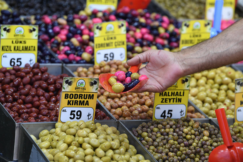 W wyniku szalejącej inflacji ceny produktów w Turcji poszybowały w górę /Sha Dati/Xinhua News/East News /East News