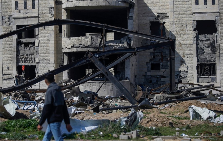 W wyniku wojny między Izraelem a Hamasem zginęły tysiące ludzi /MOHAMMED SABER  /PAP/EPA