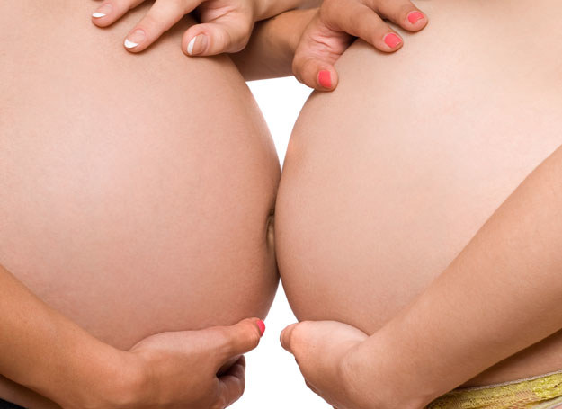 W wyniku zabiegu in vitro urodziła nie swoje dziecko. Czy to będzie zdarzać się częściej? /123RF/PICSEL