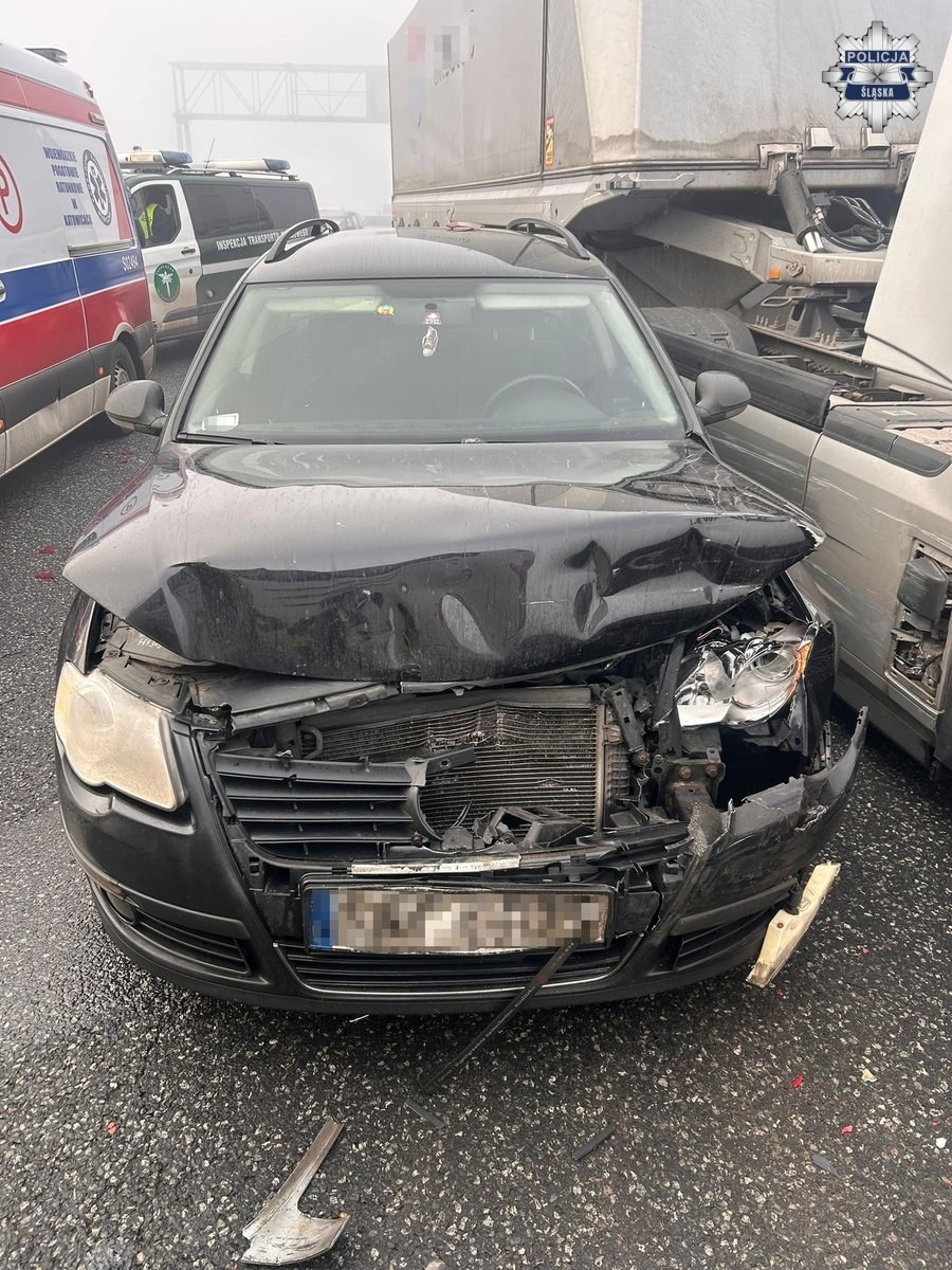 W wypadku uczestniczyły cztery pojazdy /Policja Śląska /