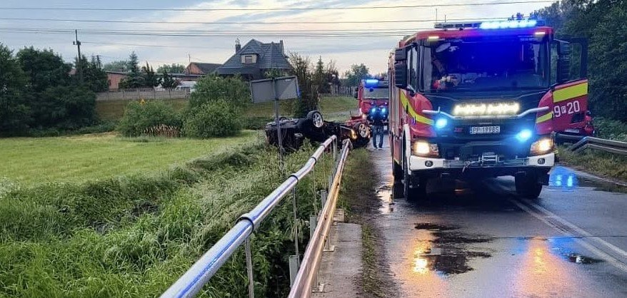 W wypadku zginął 23-letni pasażer BMW /Policja Piła /Policja