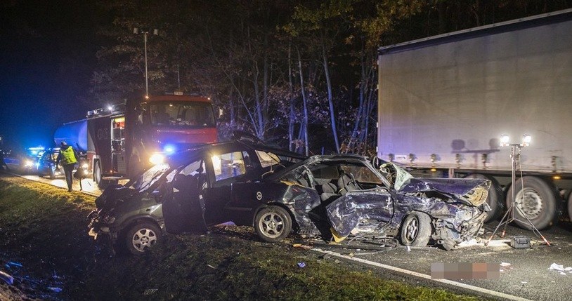 W wypadku zginął 25-latek, który usiłował uniknąć zderzenie z renault prowadzonym przez 71-latkę /Informacja prasowa