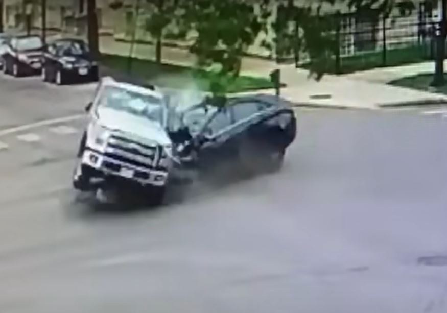 W wypadku zginął 6-mieięczny chłopczyk. Sprawcy odpowiedzą za wykoroczenie (fot. YT/@FOX32Chicago) /