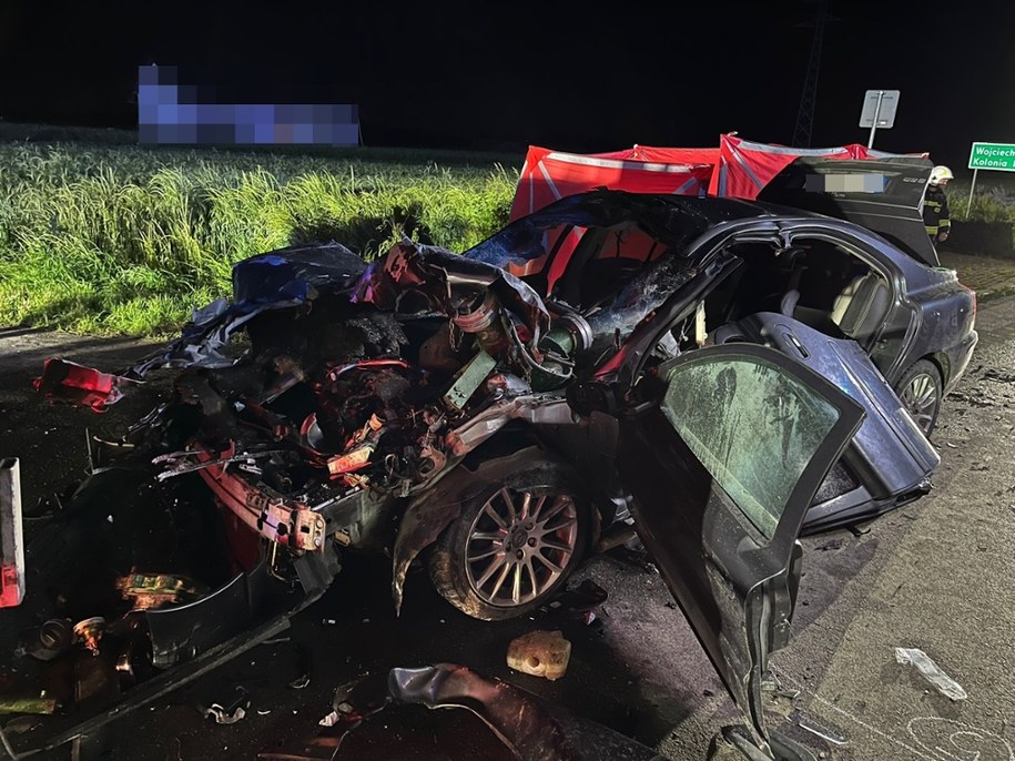 W wypadku zginął kierowca i pasażer /Policja