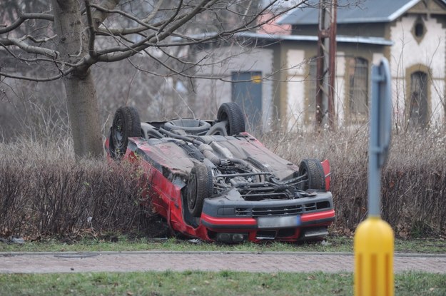 W wypadku zginęło 6 osób /Marcin Bielecki /PAP