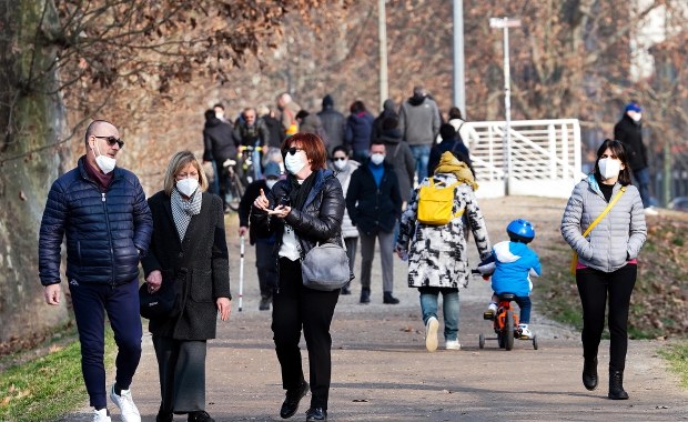 W wyższej temperaturze koronawirus wolniej się rozprzestrzenia