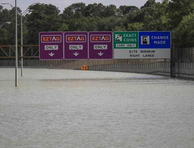 USA: Eksplozje w zalanych przez powódź zakładach chemicznych