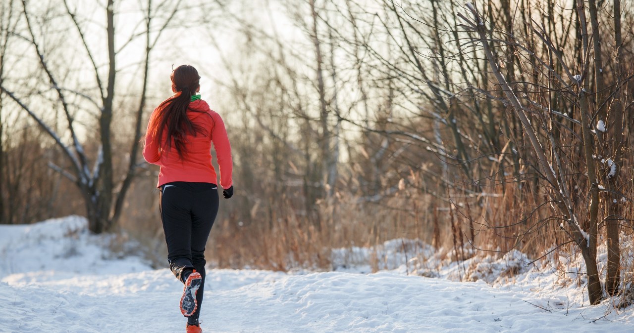 W zależności od kondycji oraz własnych możliwości wybierz spacerowanie lub bieganie. To dobra forma poświątecznego zadbania o formę /Pixel