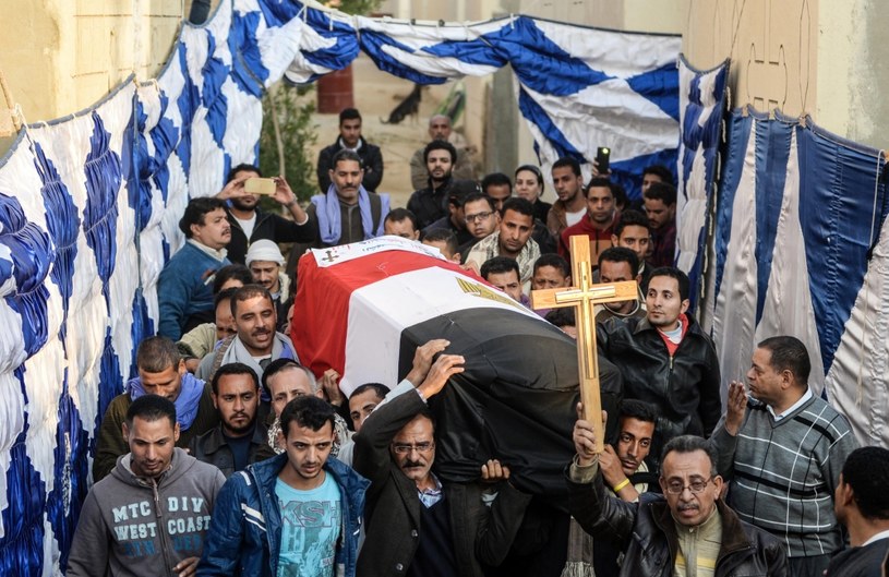 W zamachu zginęło co najmniej 25 osób, a 49 odniosło rany /MOHAMED HOSSAM /AFP