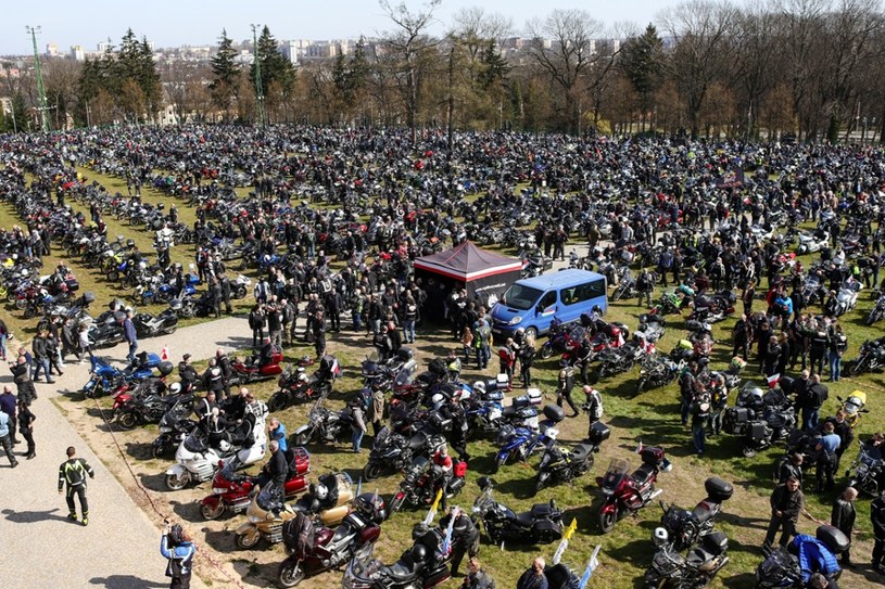 W zlocie wzięło udział 10 tysięcy motocyklistów... /Tomasz Kudala /Reporter