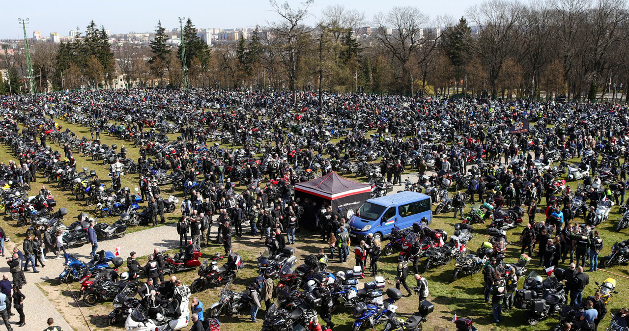 W zlocie wzięło udział 10 tysięcy motocyklistów... /Tomasz Kudala /Reporter