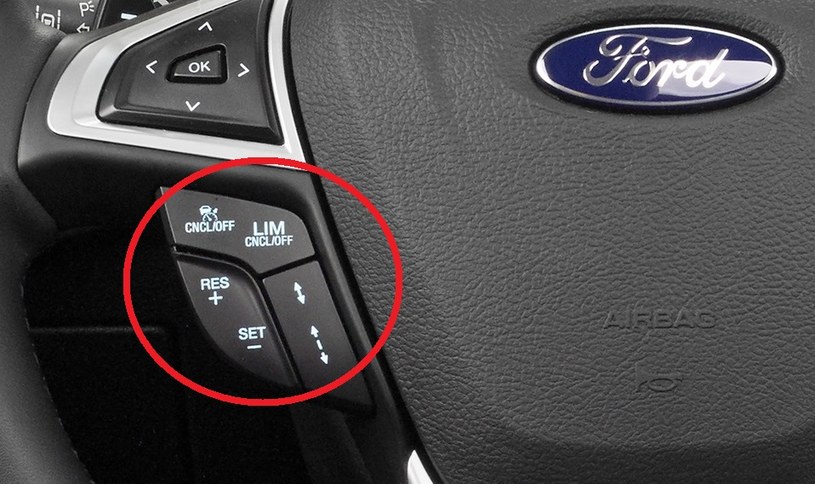 W zrozumieniu funkcji tych przycisków, noszących najbardziej powszechne oznaczenia, kierowcy Forda Edge nie pomogła nawet instrukcja /materiały prasowe