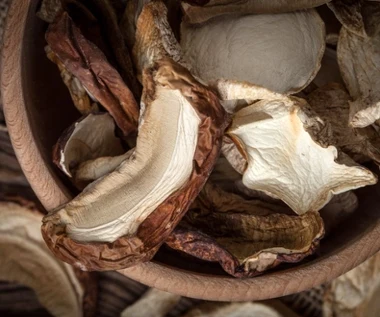 W żurku i bigosie są nieodzowne. Mało kto wie, że dają uczucie sytości, poprawiają pracę mózgu i wspierają układ odpornościowy