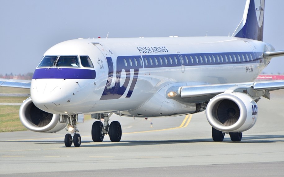 W związku z atakiem Izraela i Stanów Zjednoczonych na Iran, PLL LOT odwołał wszystkie rejsy do oraz z Izraela /Shutterstock