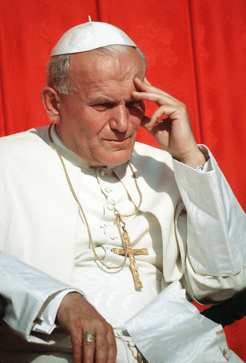 W związku ze sprawą ojca Hejmo Jan Paweł II miał wiele strapień /Wojciech Laski /East News