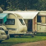 Wakacje kamperem. Niektóre błędy mogą sporo kosztować 
