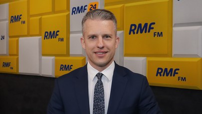 Wakacje kredytowe? Marchewka: Morawiecki nie mówi tego, co jest napisane drobnym drukiem