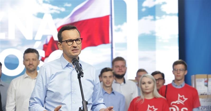 Wakacje kredytowe przedłużamy na cały przyszły rok - powiedział premier Mateusz Morawiecki /Tomasz Jastrzębowski /Reporter