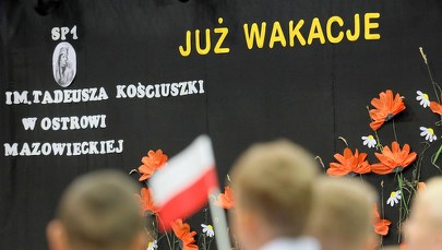 Wakacje na start! 4,7 mln uczniów kończy dziś rok szkolny 