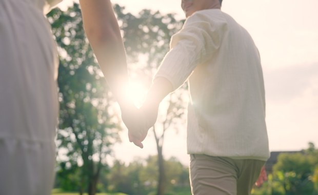 Wakacje pełne hormonów. Czas na zdrowe szaleństwo?