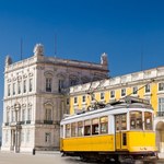Wakacje. Portugalia przywraca godzinę policyjną