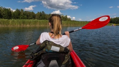 Wakacje w kajaku? Odkrywamy uroki aktywnego wypoczynku 