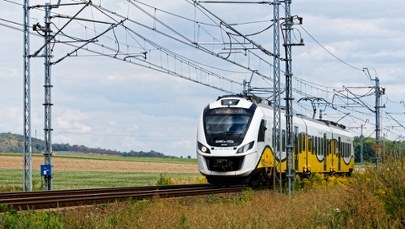 Wakacyjna korekta rozkładów jazdy. Koleje Dolnośląskie pojadą nad morze