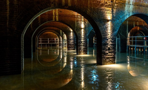 Wakacyjna przygoda: Nietoperze, historia i grota szeptów czekają