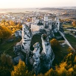 Wakacyjne imprezy na zamku w Ogrodzieńcu. Wśród atrakcji turniej rycerski