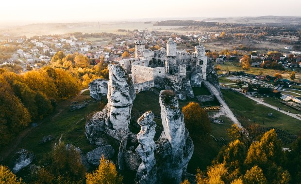 Wakacyjne imprezy na zamku w Ogrodzieńcu. Wśród atrakcji turniej rycerski