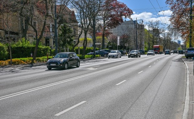 Wakacyjne utrudnienia w Sopocie. Remont Alei Niepodległości
