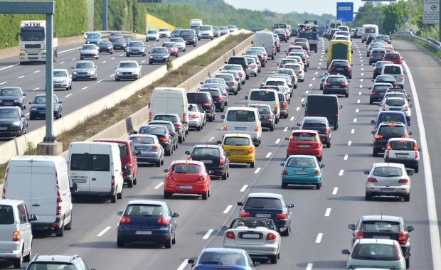 Wakacyjny exodus na niemieckich drogach. Przygotujcie się na korki!