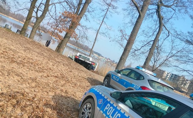 Wałcz: Uciekając przez policją wjechał do jeziora