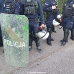 Walczyli z policją o pustostan. Zatrzymano 17 osób