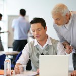 Walka o pracownika zaczyna iść w nowym kierunku. Firmy coraz częściej inwestują w uczniów