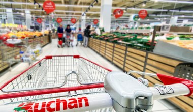 Walka sklepów o klientów trwa. To, co zrobił Auchan, zaskoczy wszystkich