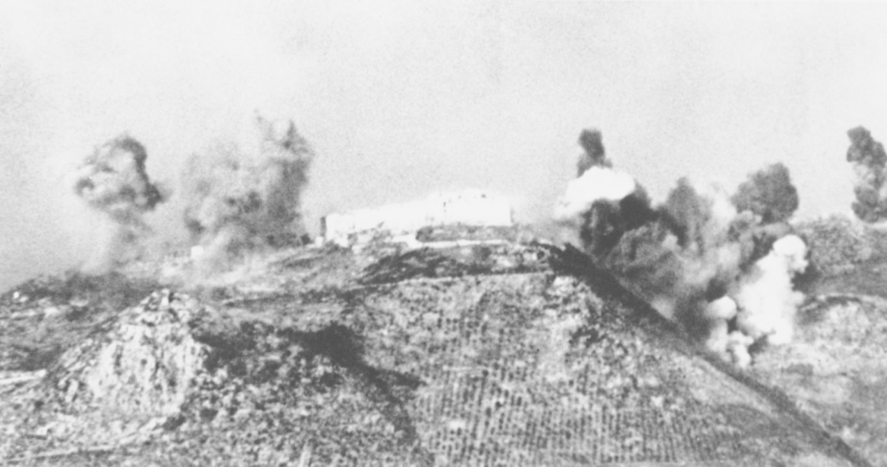 Walki o klasztor na Monte Cassino fot. Keystone Hulton Archive /Getty Images