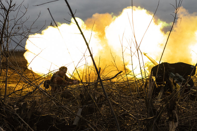 Walki pomiędzy żołnierzami Ukrainy i Rosji w okolicach Bachmutu /SAMEER AL-DOUMY /AFP