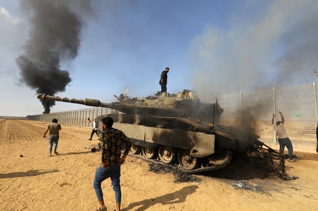 Walki w Strefie Gazy /Shutterstock