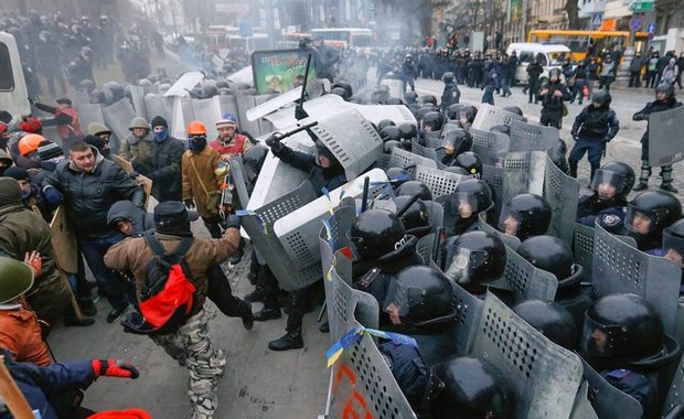 Walki z milicją na ulicach Kijowa. Wielu rannych