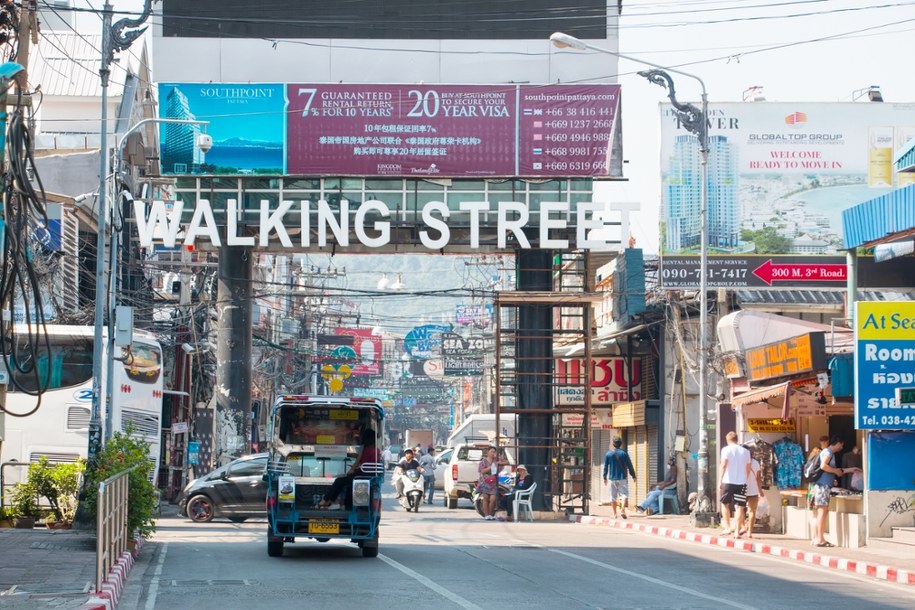 Walking Street za dnia /Shutterstock