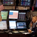 Wall Street na lekkim plusie 

