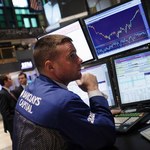 Wall Street rozpoczyna tydzień spadkami indeksów