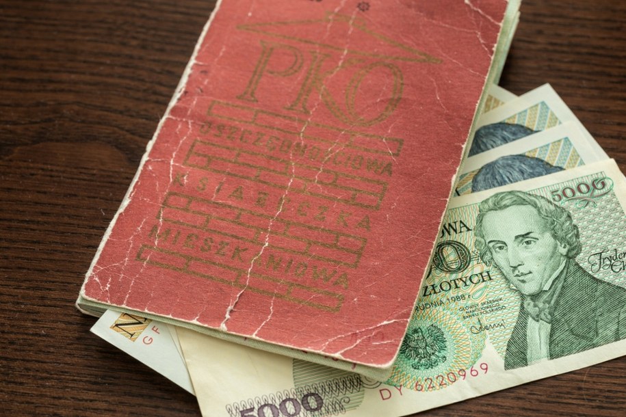 Waloryzacja książeczek mieszkaniowych z PRL? Posłowie PiS chcą zmian w Trybunale Konstytucyjnym /ARKADIUSZ ZIOLEK /East News