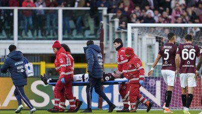 Walukiewicz położył się na ziemi, zniesiono go na noszach. ​Niepokojące sceny z Turynu